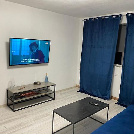 Black& White Apartment Μπρασόβ Εξωτερικό φωτογραφία