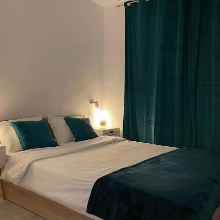 Black& White Apartment Μπρασόβ Εξωτερικό φωτογραφία