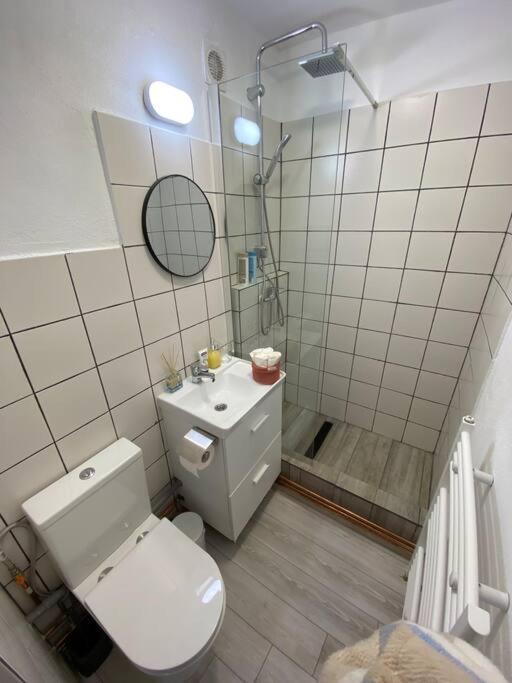 Black& White Apartment Μπρασόβ Εξωτερικό φωτογραφία